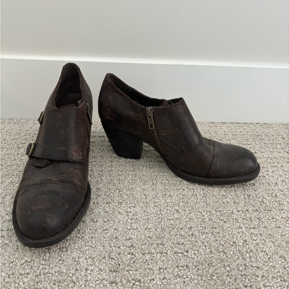 Born Size 9 Brown Booties